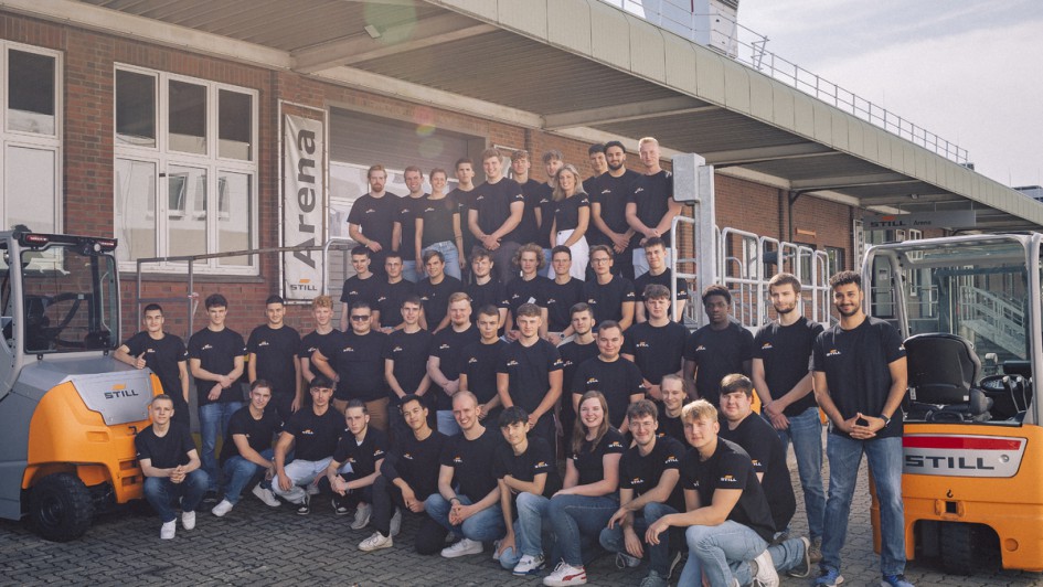 Gruppenfoto der Auszubildenden bei STILL