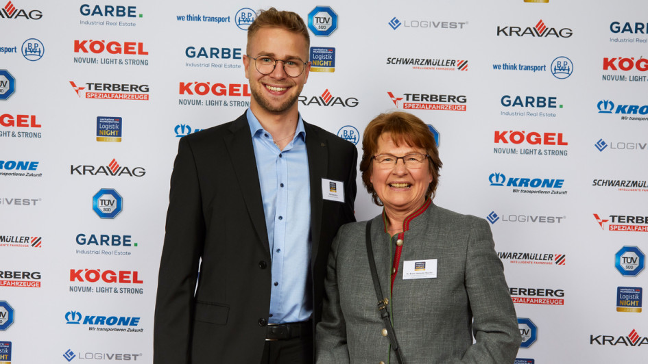 Christian Ach von Niedermaier Spedition und Dr. Karin Jäntschi-Haucke vom Bayerischen Staatsministerium für Wohnen, Bau u. Verkehr (StMB)
