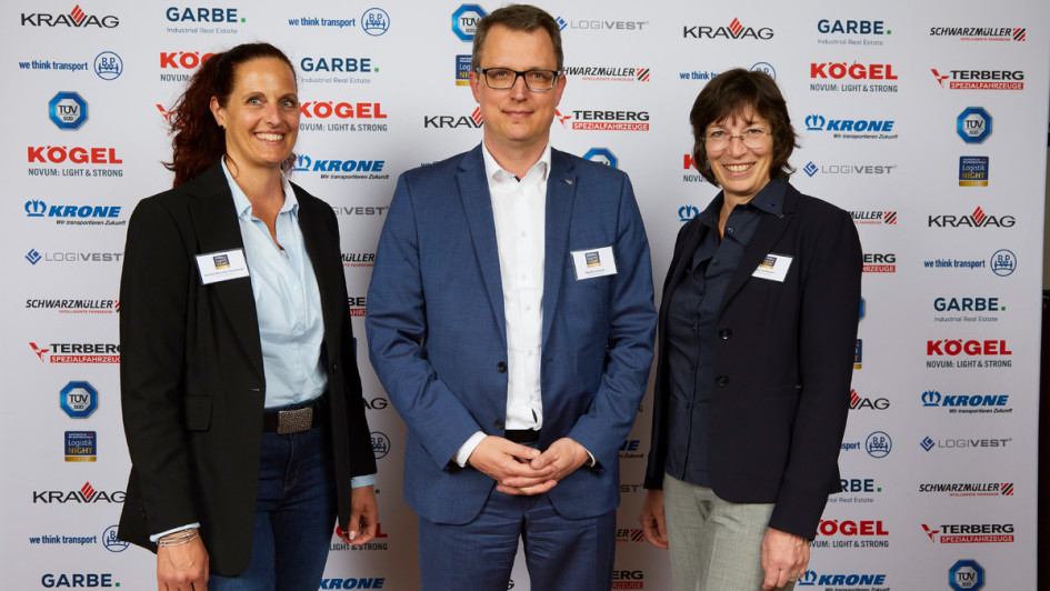 Daniela Maucher-Gossweiler, Marnix Lannoije und Anna Stuhlmeier (v.l.n.r.) von Schmitz Cargobull 