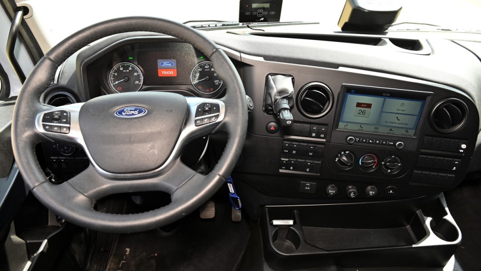 Ansicht des Cockpits des Ford F-Line