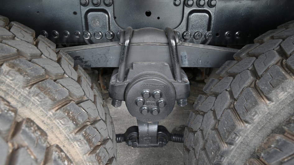 Ansicht der Kunststofffederung aus glasfaserverstärkten Kunststoff des Ford F-Line 