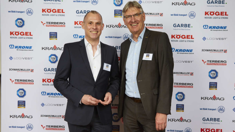 Frank Reichert von  Gesellschaft für Technische Überwachung (GTÜ) und Ludger Kersting von ADAC Service