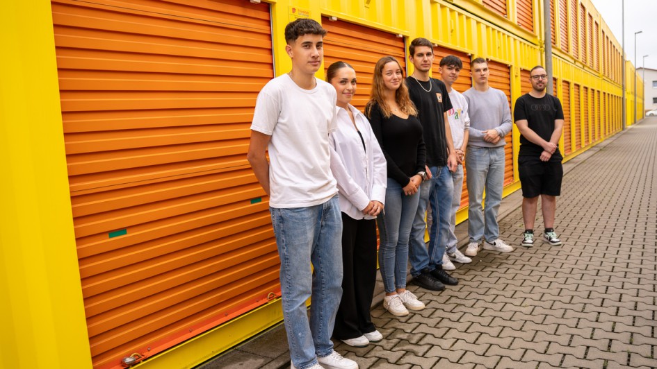 Gruppenfoto der Auszubildenden der Firmengruppe DMS