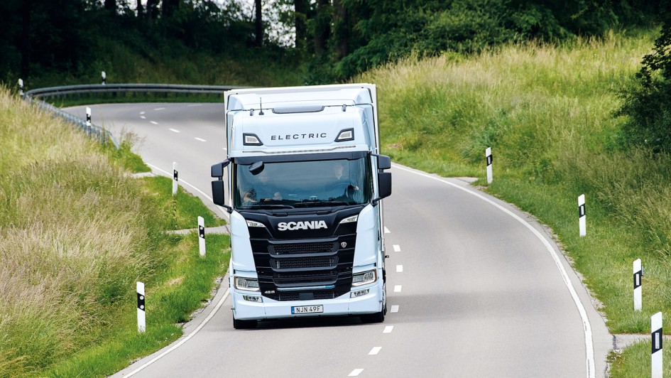 E-Lkw Scania 45 R in der Frontansicht 
