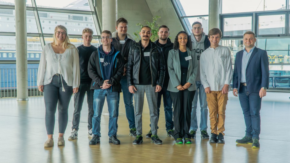 Gruppenfoto der Auszubildenden Seehafen Kiel