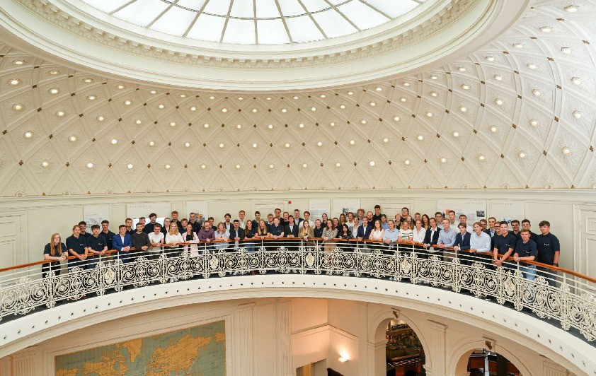 Gruppenfoto de Auszubildenden von Hapag-Lloyd