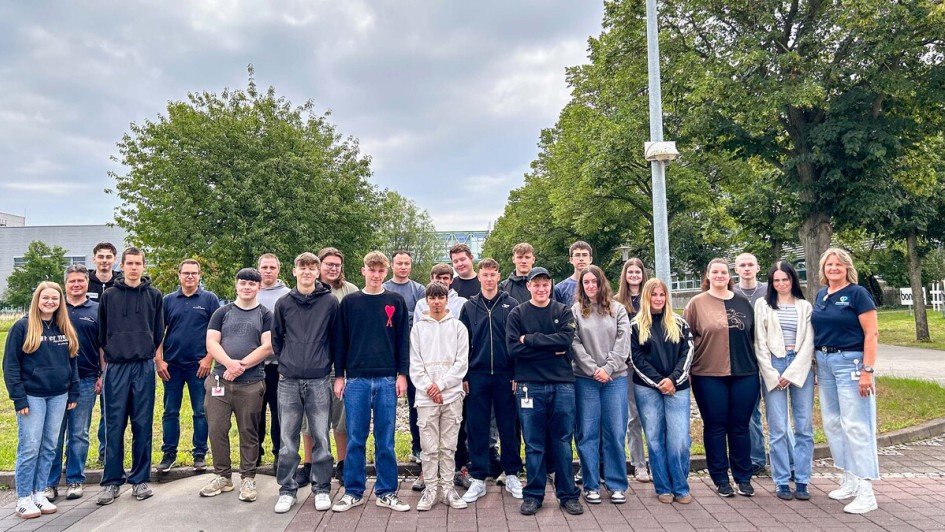 der 21 neuen Auszubildenden von Hermes Fulfilment 