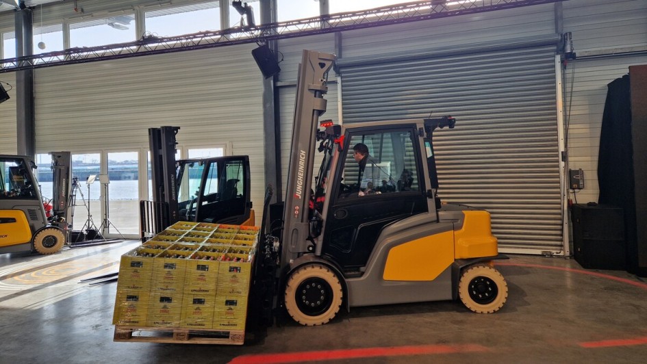 Der Jungheinrich EFG 5 Stapler auf der Fachpressekonferenz in Hamburg