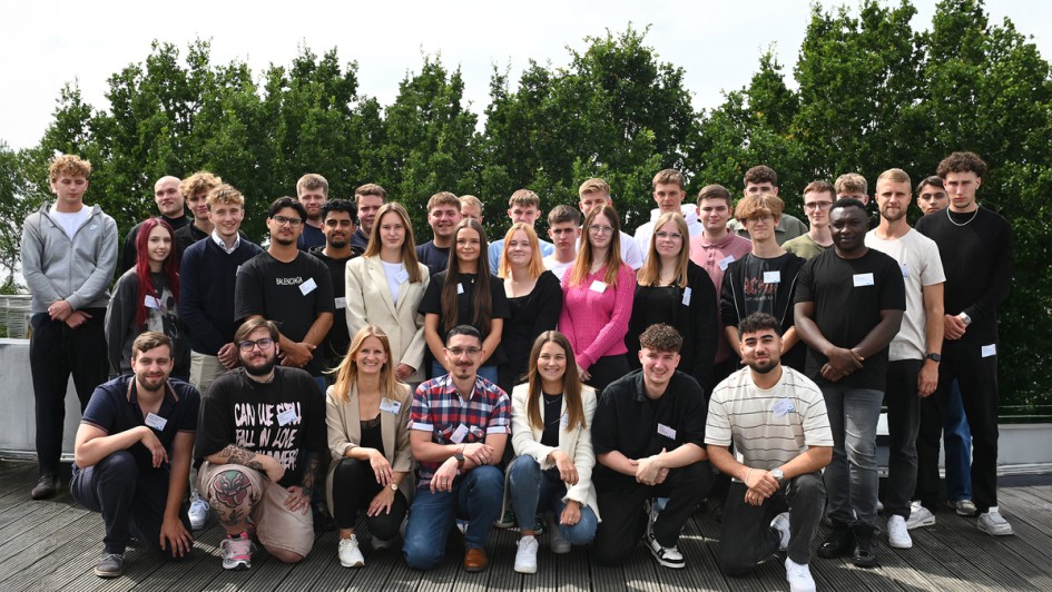 37 neue Auszubildende und duale Studierende starten bei der L.I.T. Gruppe ins Berufsleben