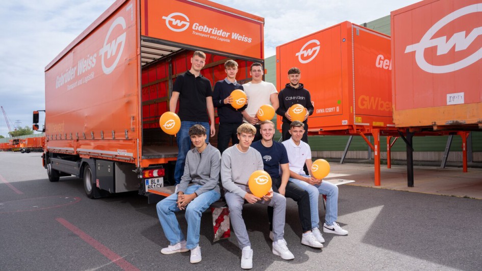 Gruppenfoto der Auszubildenden von Gebrüder Weiss