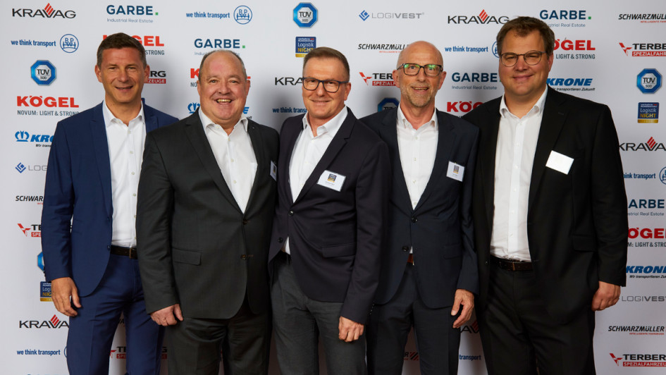 Markus Schell, Ralf Merkelbach von BPW und Thomas Piller, Jens Zeller von Idem telematics und Thore Bakker von BPW (v.l.n.r.)