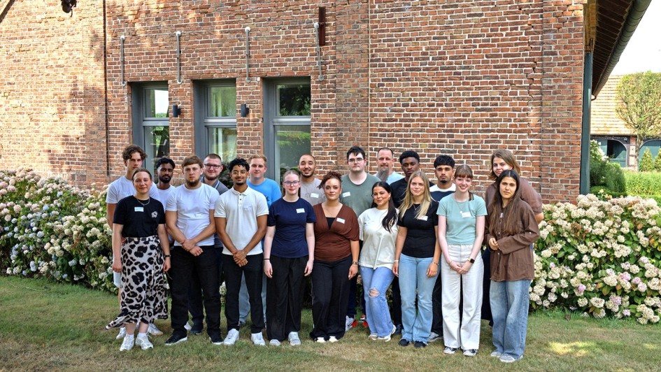 Die NOSTA Group begrüßte am Montag 17 Nachwuchskräfte im Rahmen eines vielfältigen Onboarding-Programms, 