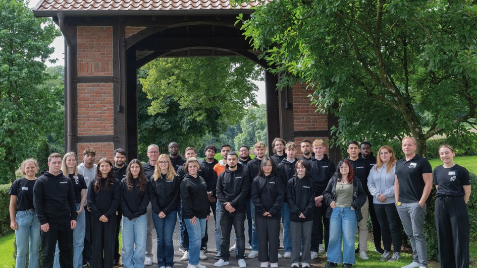 Insgesamt 26 Nachwuchskräfte sind heute bei der NOSTA Group in ihre berufliche Laufbahn gestartet