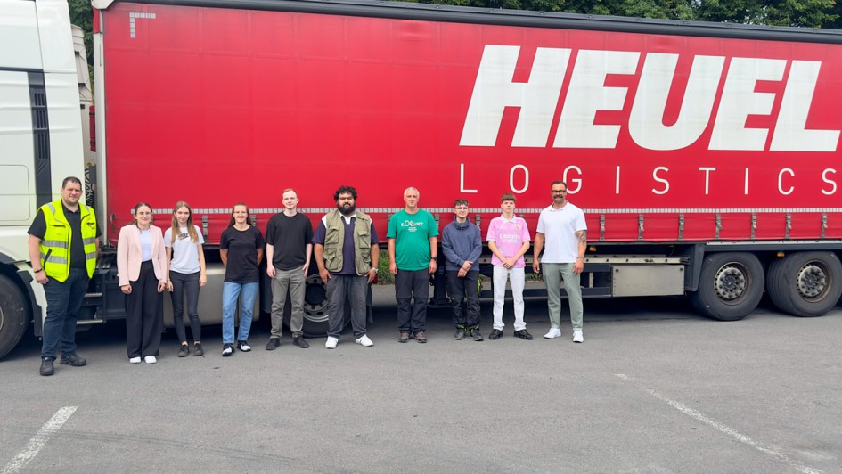 HEUEL LOGISTICS begrüßte an diesem Donnerstag acht neue Auszubildende an ihrer Firmenzentrale