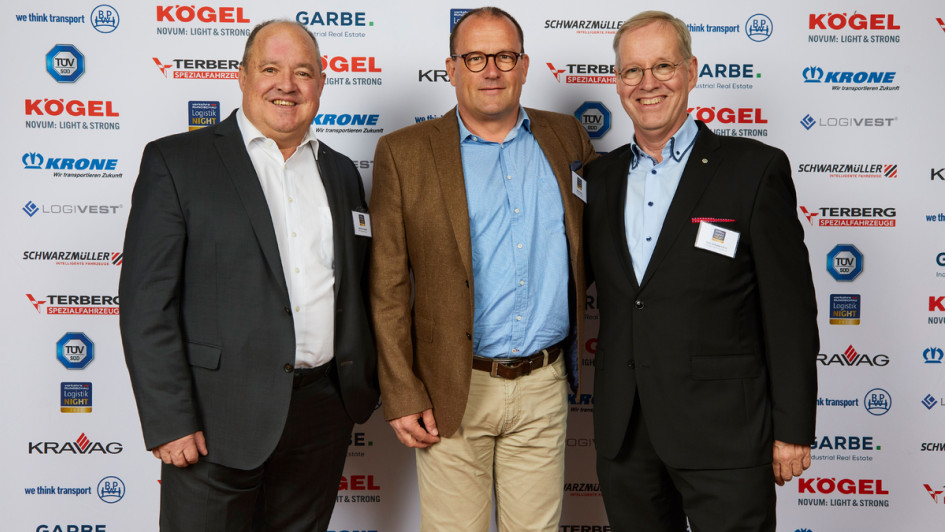 Ralf Merkelbach von BPW Bergische Achsen, Elmar Fünfer von Schenker Deutschland und Gero Schulze Isfort von Fahrzeugwerk Bernard Krone (v.l.n.r.)