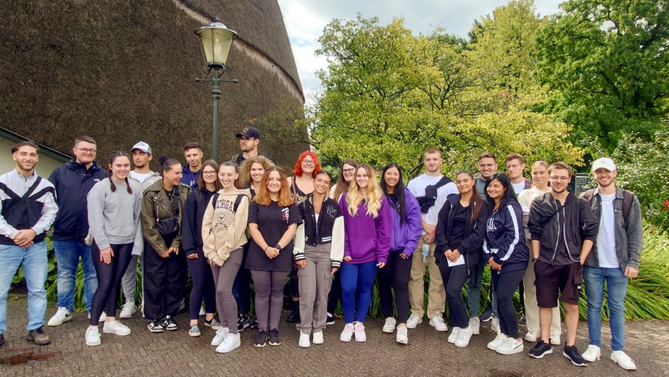 Gruppenfoto der Auszubildenden von Siewert&Kau
