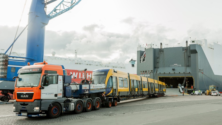 Universal Transport Straßenbahn