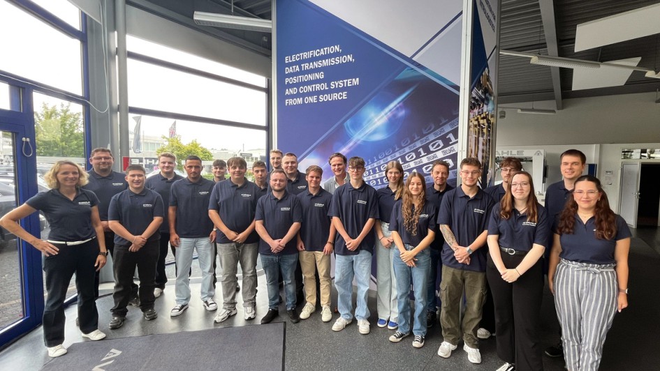 Die Paul Vahle GmbH & Co. KG begrüßt heute 16 neue Auszubildende am Standort Kamen