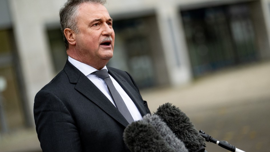 Claus Weselsky, GDL-Chef, beim Auftakt der Tarifverhandlungen zwischen der Deutschen Bahn und der GDL