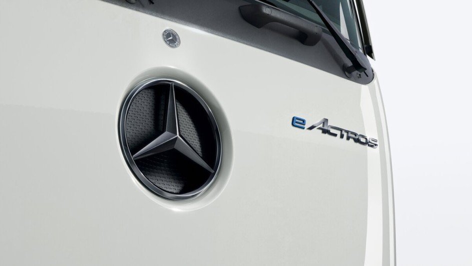 Mercedes-Benz eActros 600 Front Logo